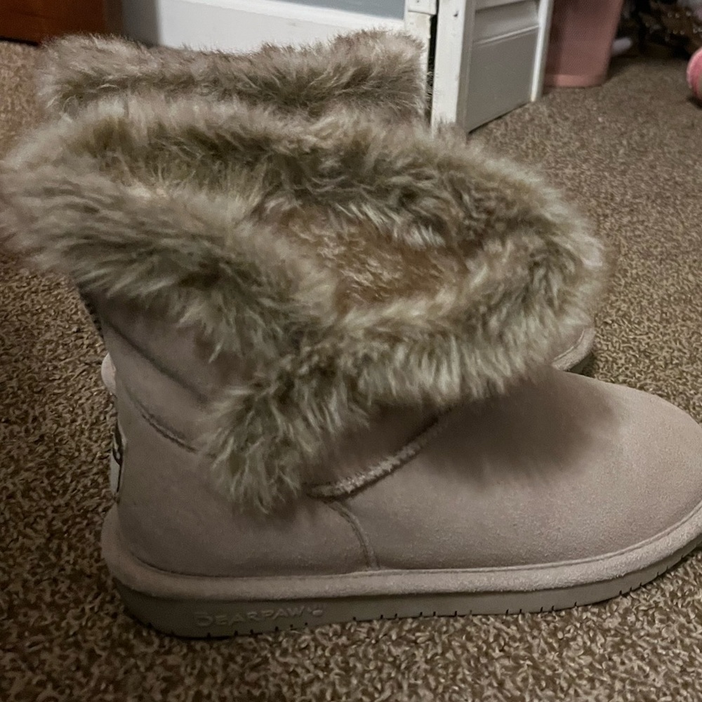 Tan ankle bearpaw boots. Size 7